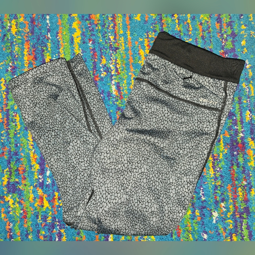 Nike‎ Dry-fit Running Black and Gray/blue Pebble Patterned Leggings EUC